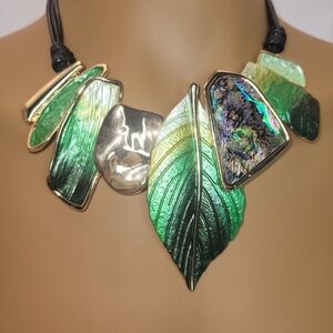 Elegant Green and Gold Leaf Necklace